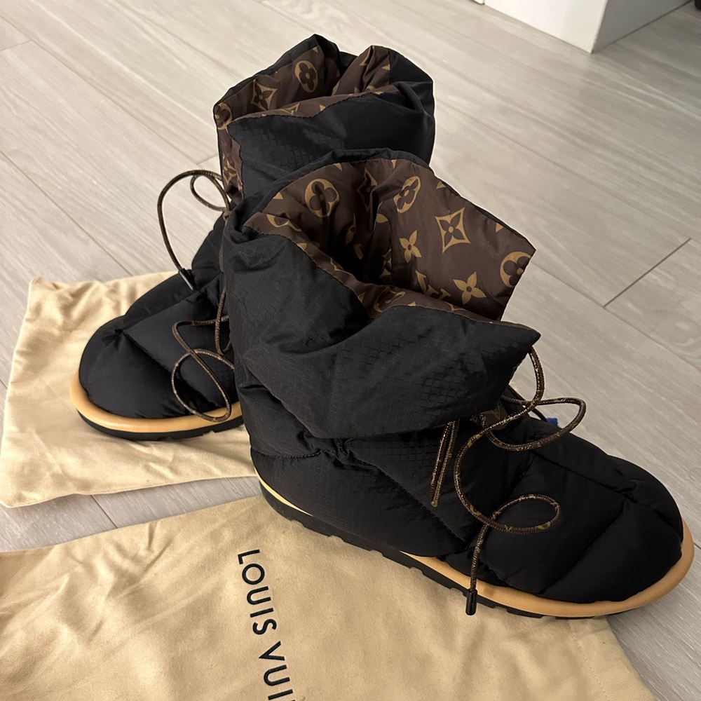 Brand new, never worn authentic Louis Vuitton winter boots!